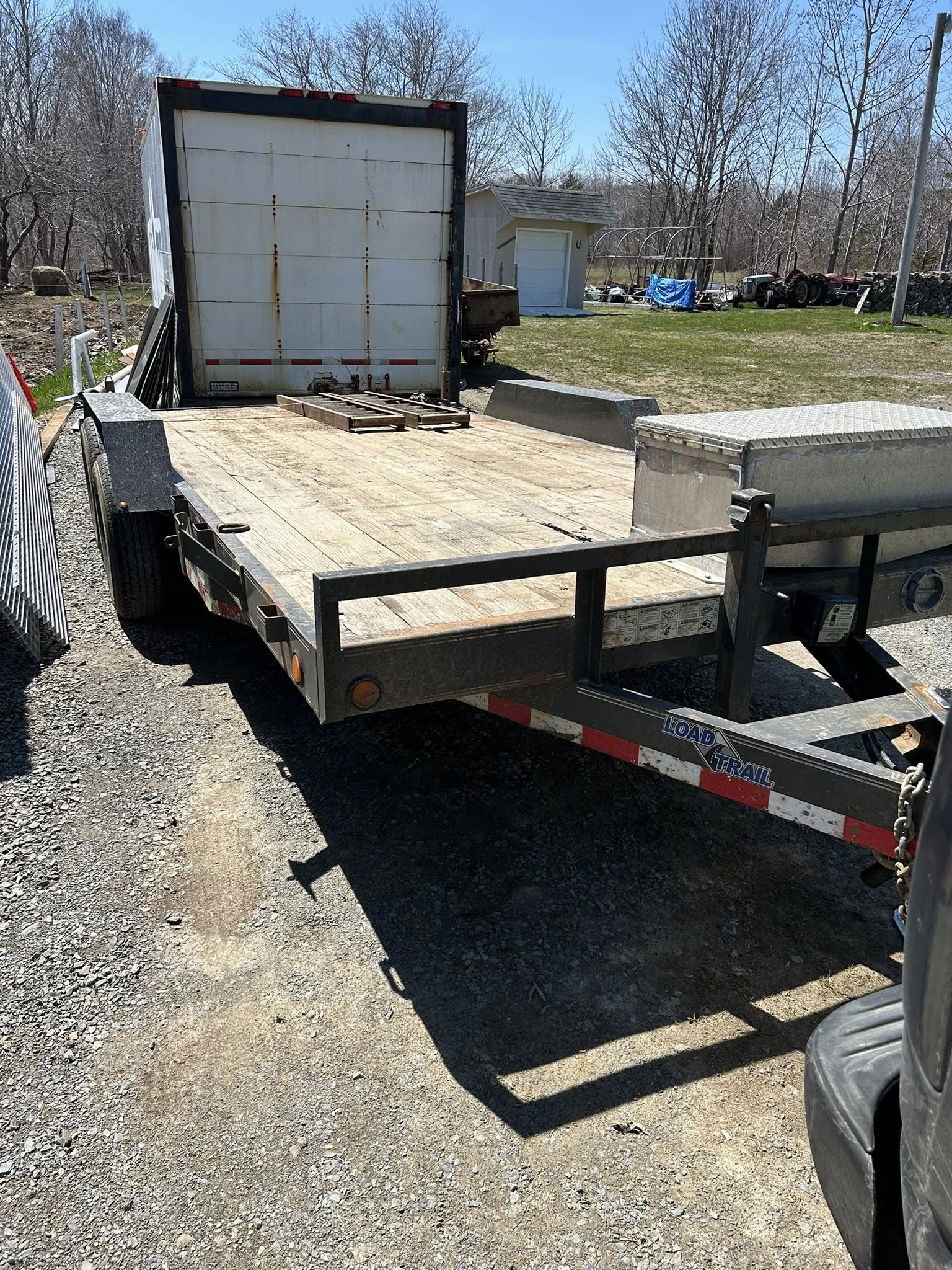 FlatbedTrailer